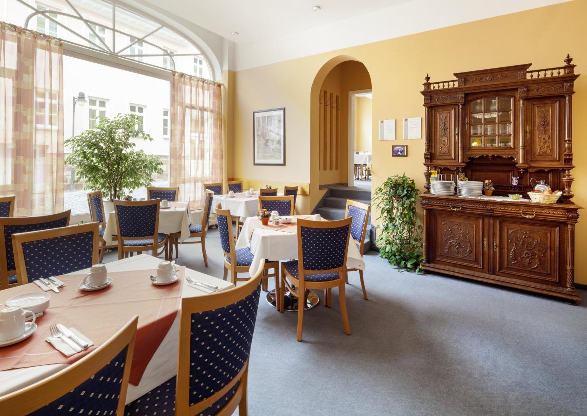 Hotel Garni Am Markt - Businesshotel - Fruehstuecksbuffet - Fahrradabstellplatz - Hunde Willkommen Neustadt - Coburg Exterior foto
